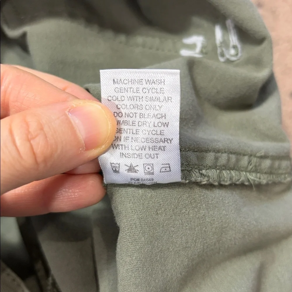Evereve Payton utility ankle slit pant in Olive green size 26 - Picture 11 of 11
